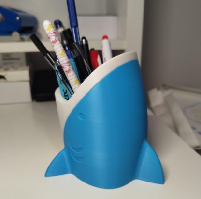 Bunter Hai-Stiftehalter für Jugendschreibtisch - Praktisch und Stylisch - Schreibtisch Organizer - Geschenkidee – Bild 4