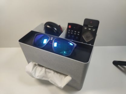 Wohnzimmer Organizer mit Taschentuchfach – Aufbewahrungsbox für Fernbedienung, Brillen & Zubehör, modern + praktisch – Bild 2