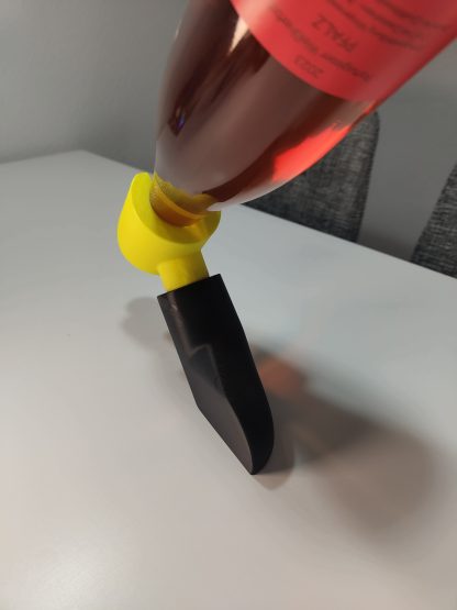 LEGO Arm Weinflaschenhalter – origineller 3D-gedruckter Flaschenständer im Retro-Design | Geschenk für Männer, Gamer & LEGO-Fans – Bild 3